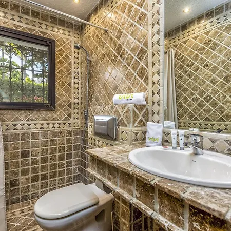 Vivi Homes - Bella - Private Pool - Garden Villa Marbella