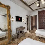Villa Vivi Homes - Bella - Private Pool - Garden