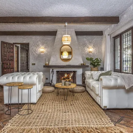 Vivi Homes - Bella - Private Pool - Garden *