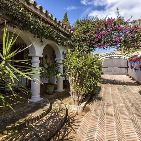 Villa Vivi Homes - Bella - Private Pool - Garden *