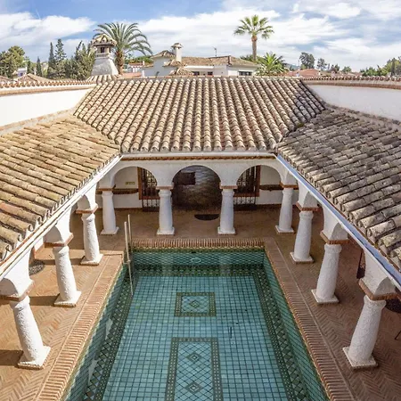 Vivi Homes - Bella - Private Pool - Garden