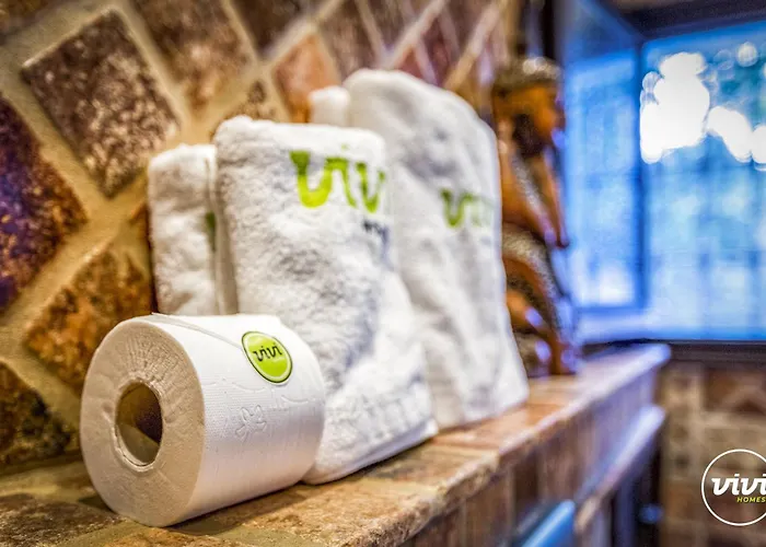 Vivi Homes - Bella - Private Pool - Garden *