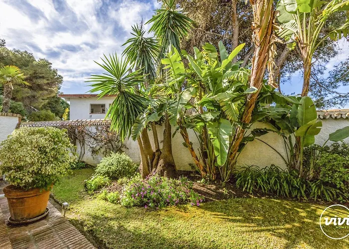 Villa Vivi Homes - Bella - Private Pool - Garden *