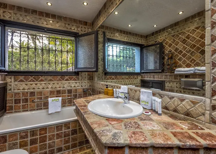 Vivi Homes - Bella - Private Pool - Garden Villa *