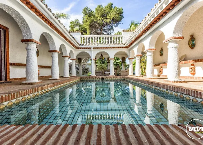Вілла Vivi Homes - Bella - Private Pool - Garden Марбелья