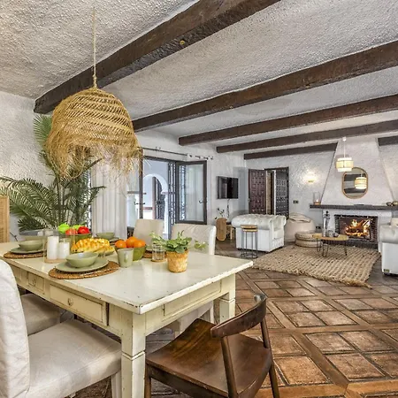 Vivi Homes - Bella - Private Pool - Garden * Marbella