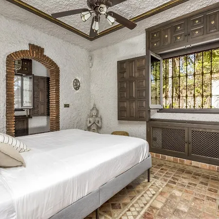 Vivi Homes - Bella - Private Pool - Garden * Marbella