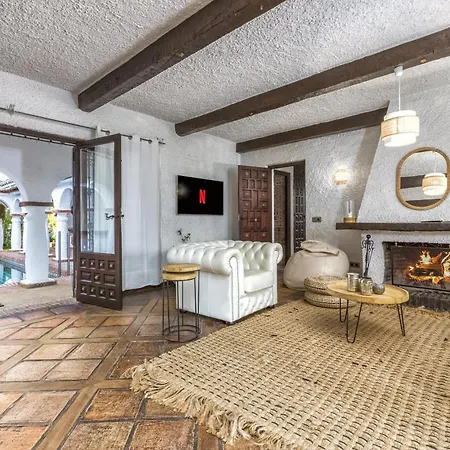 Vivi Homes - Bella - Private Pool - Garden Villa Marbella
