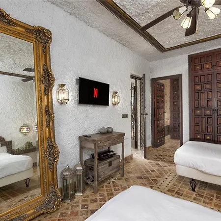 Villa Vivi Homes - Bella - Private Pool - Garden